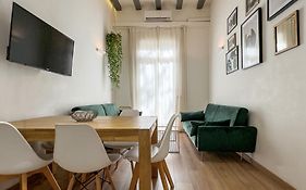 Aqua Apartment By Olala Homes